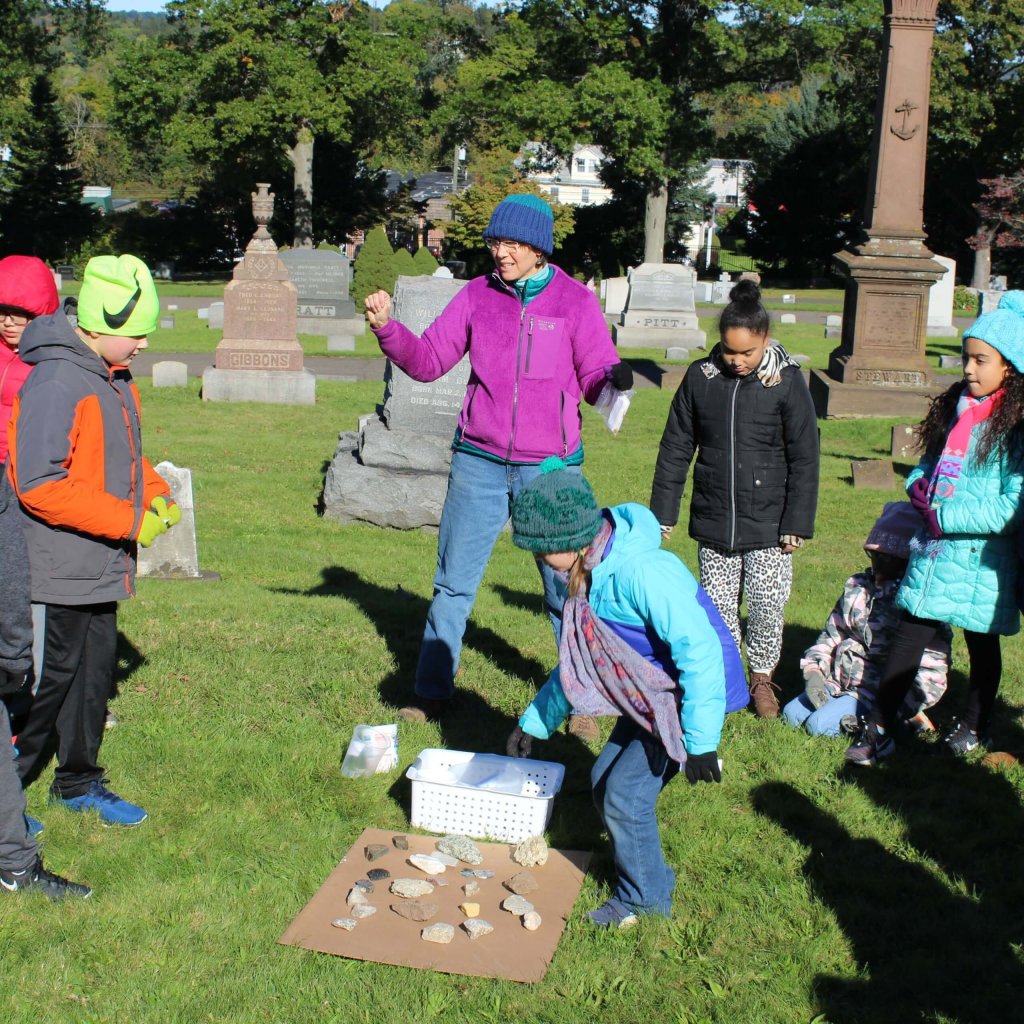 Indian Hill Cemetery